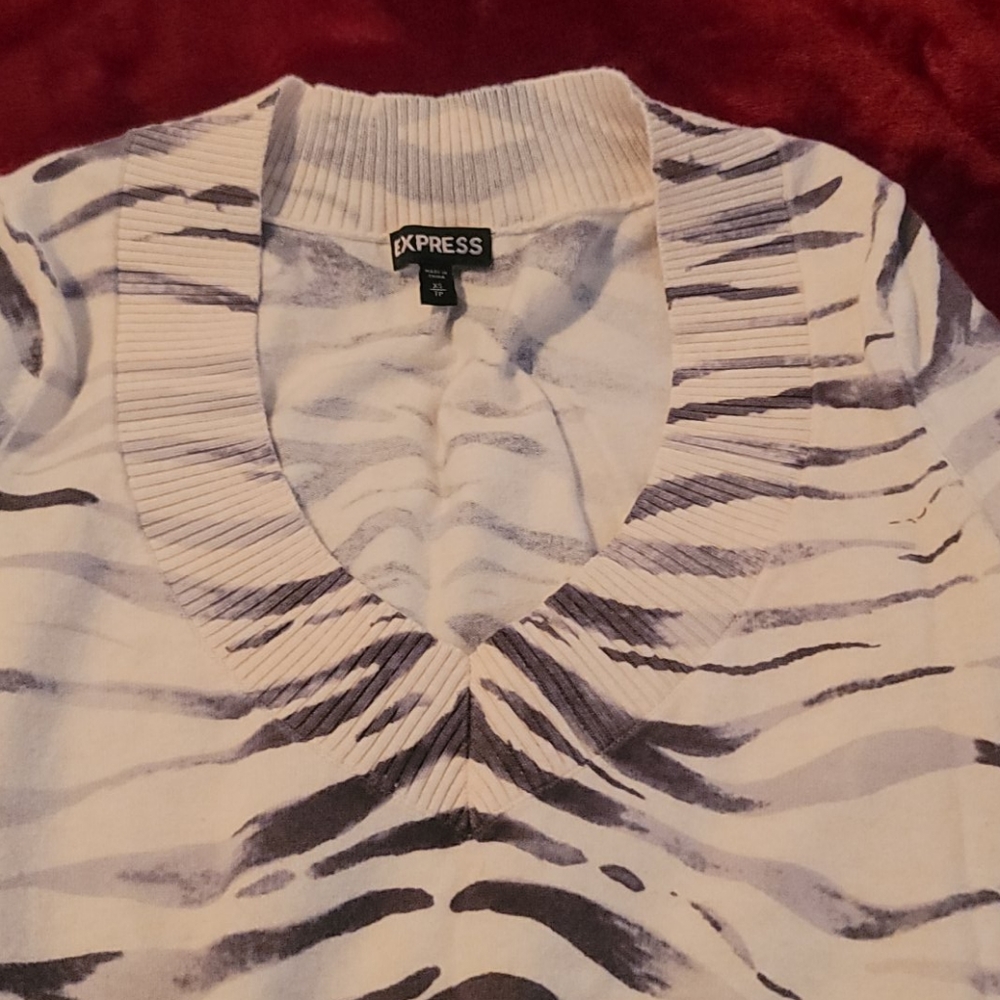 Express sweater - Picture 3 of 4